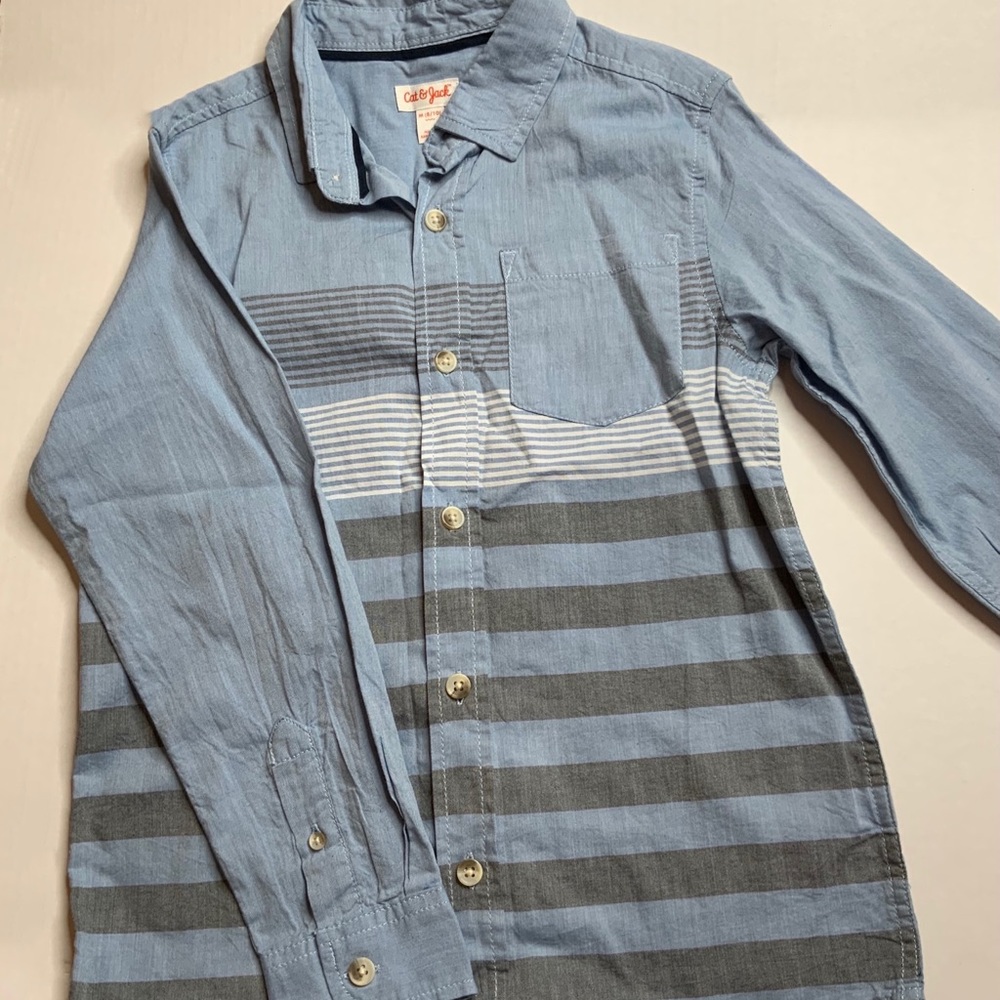 (3/$18) (8/10) boys Cat & Jack button down shirt